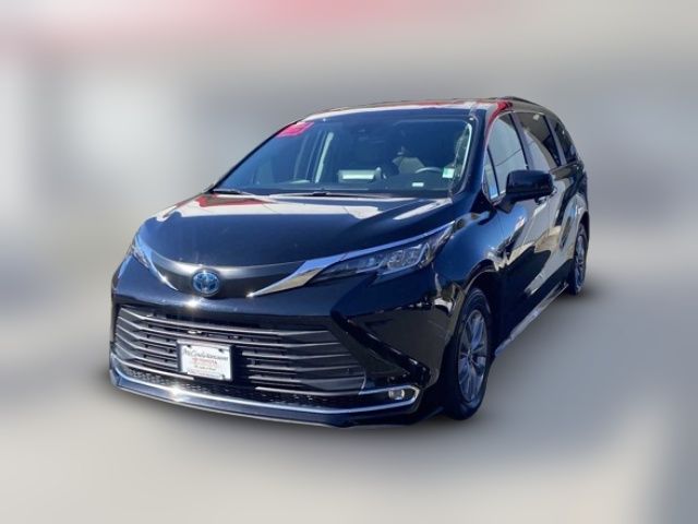 2023 Toyota Sienna XLE