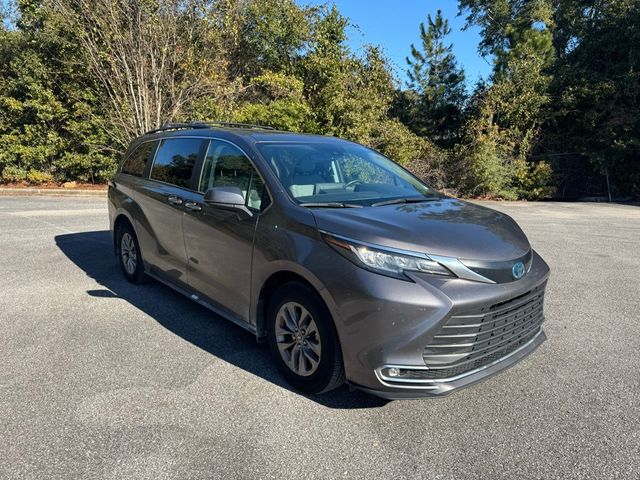 2023 Toyota Sienna XLE