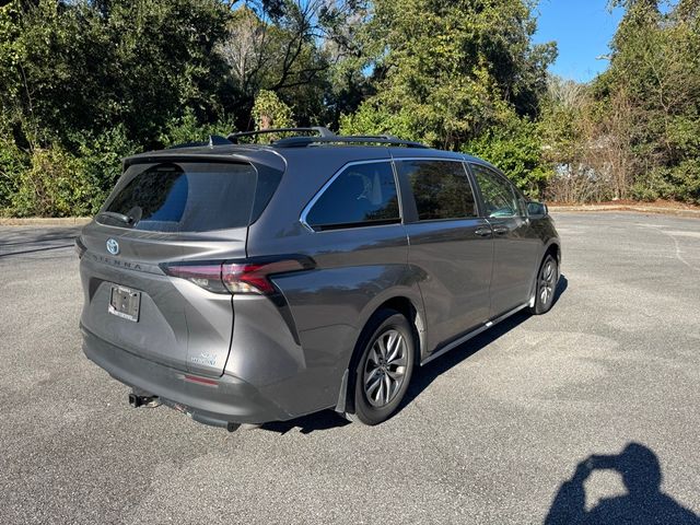 2023 Toyota Sienna XLE