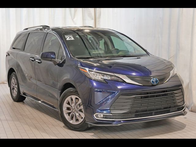 2023 Toyota Sienna XLE