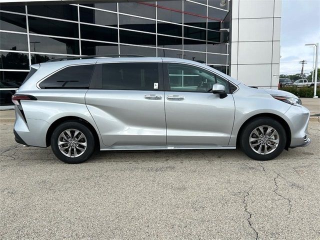 2023 Toyota Sienna XLE