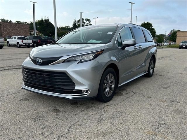 2023 Toyota Sienna XLE