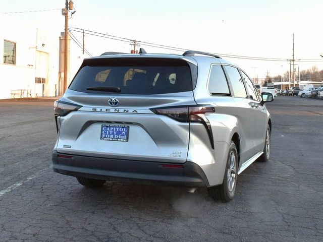 2023 Toyota Sienna XLE