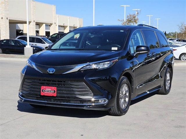 2023 Toyota Sienna XLE