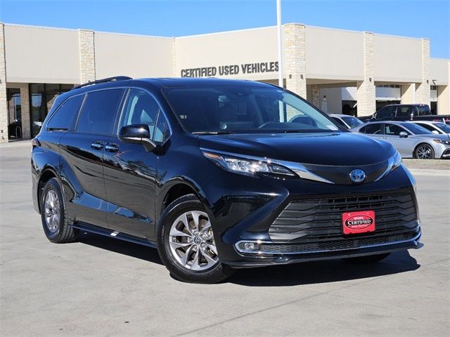 2023 Toyota Sienna XLE