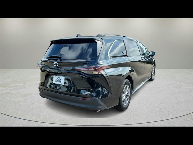 2023 Toyota Sienna XLE