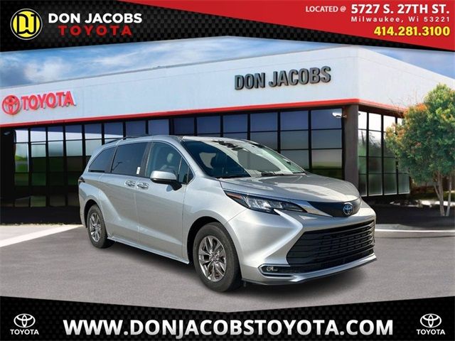 2023 Toyota Sienna XLE