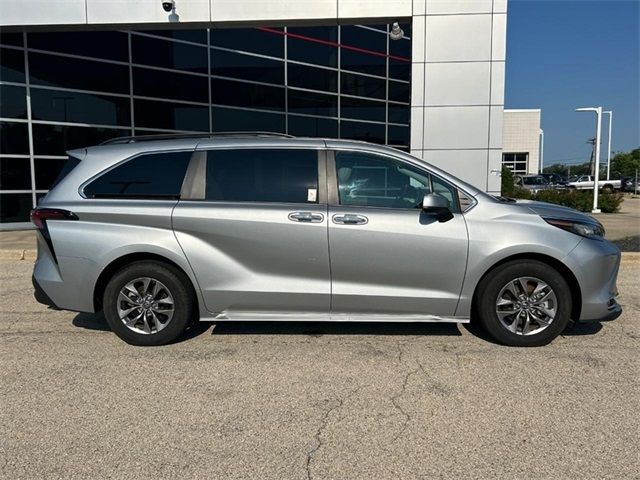 2023 Toyota Sienna XLE