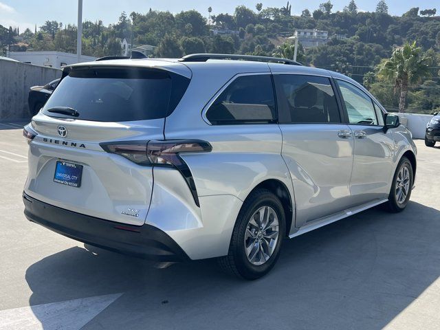 2023 Toyota Sienna XLE