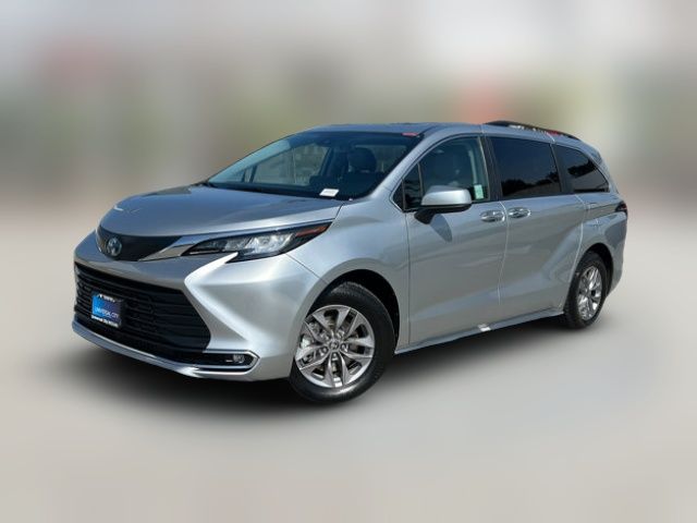 2023 Toyota Sienna XLE