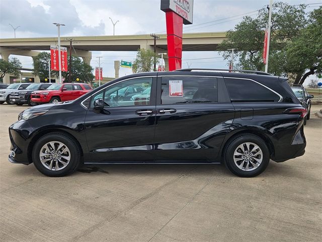 2023 Toyota Sienna XLE