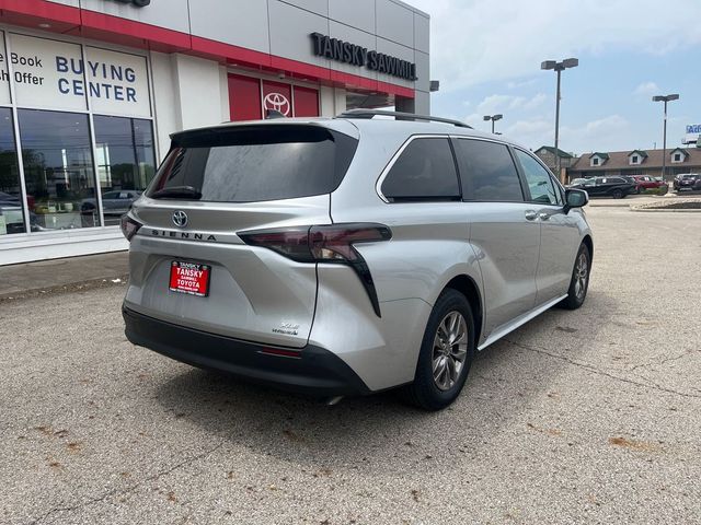 2023 Toyota Sienna XLE