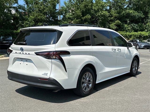 2023 Toyota Sienna XLE
