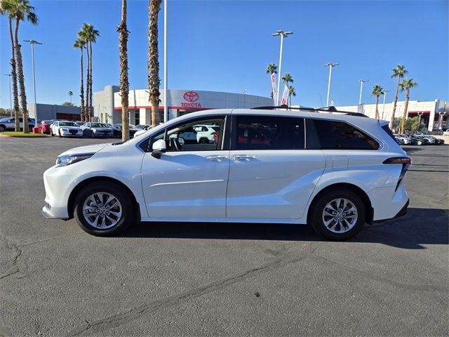 2023 Toyota Sienna XLE