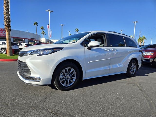 2023 Toyota Sienna XLE