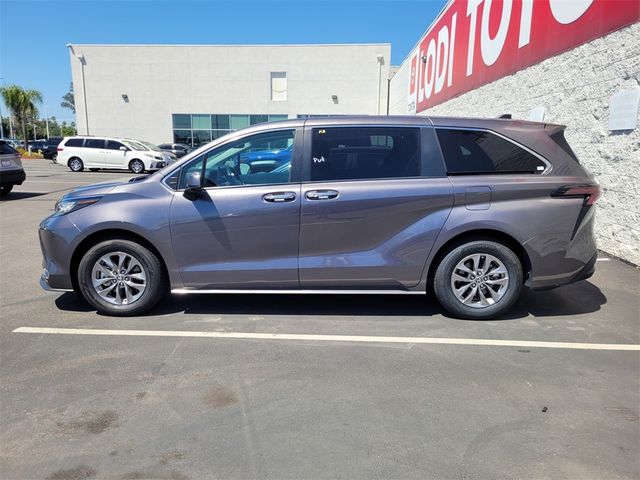 2023 Toyota Sienna XLE
