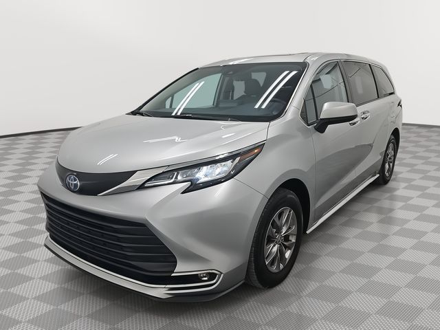 2023 Toyota Sienna XLE