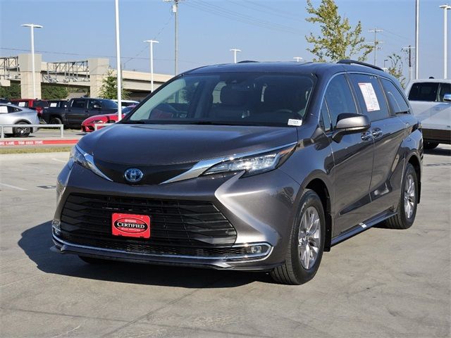 2023 Toyota Sienna XLE