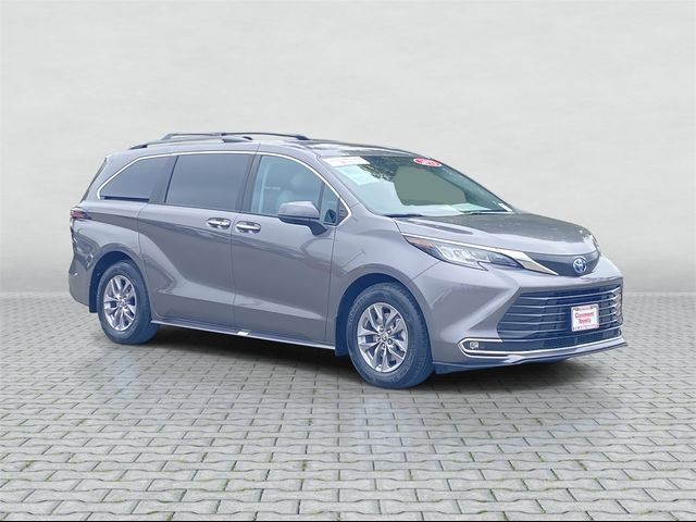 2023 Toyota Sienna XLE