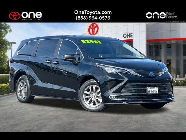 2023 Toyota Sienna XLE