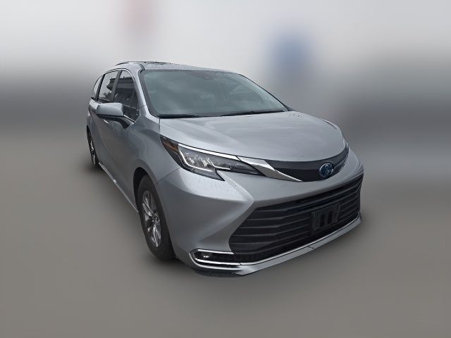 2023 Toyota Sienna XLE