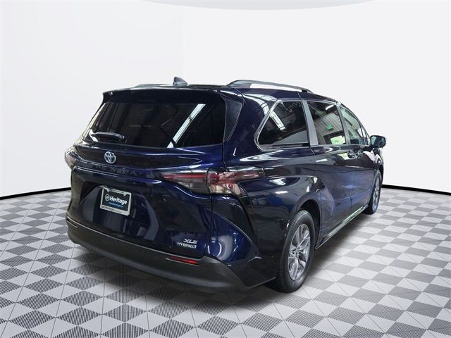 2023 Toyota Sienna XLE