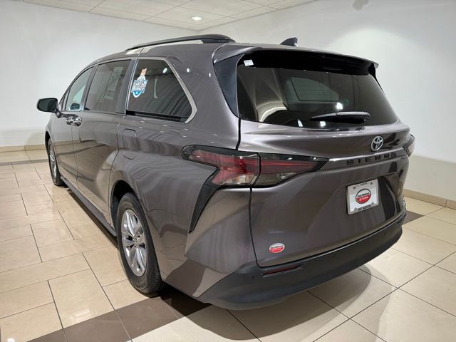 2023 Toyota Sienna XLE