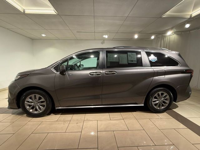 2023 Toyota Sienna XLE