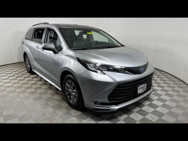 2023 Toyota Sienna XLE