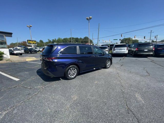 2023 Toyota Sienna XLE