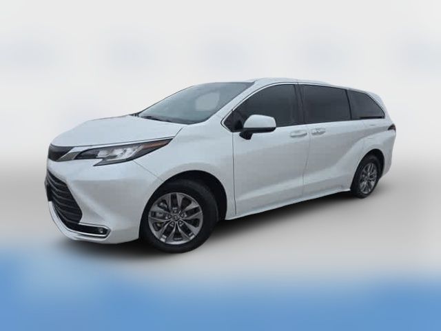2023 Toyota Sienna XLE