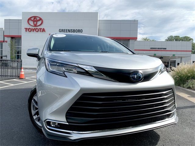 2023 Toyota Sienna XLE