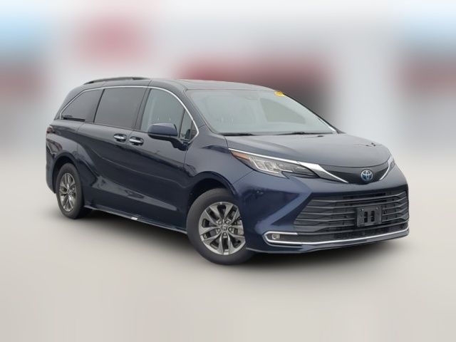 2023 Toyota Sienna XLE