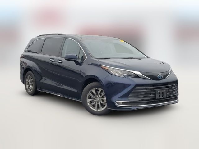 2023 Toyota Sienna XLE