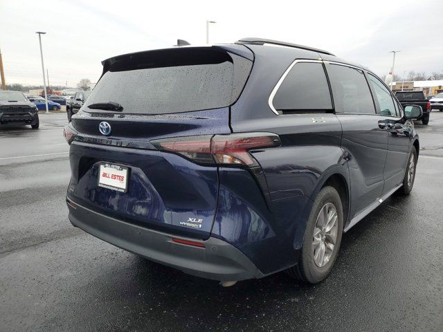 2023 Toyota Sienna XLE