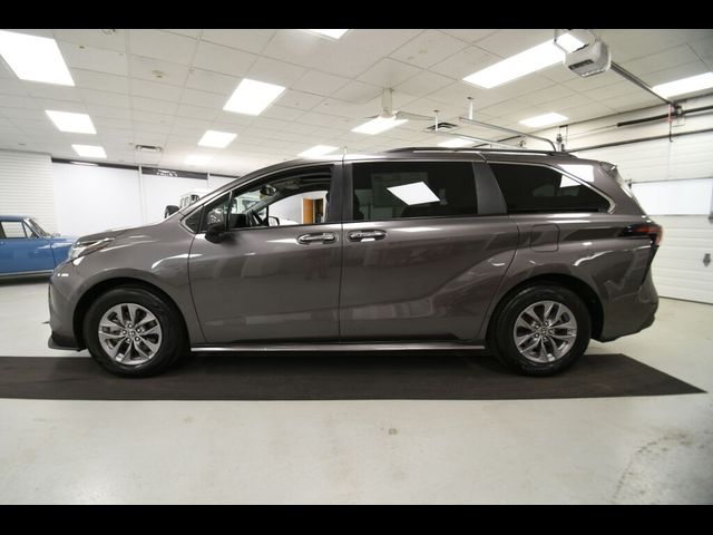 2023 Toyota Sienna XLE