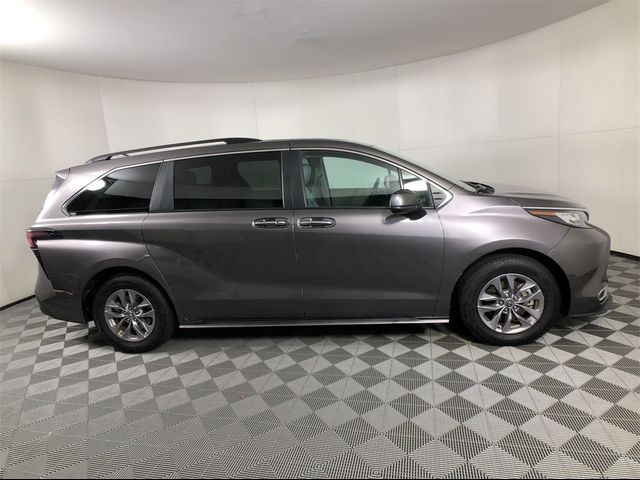 2023 Toyota Sienna XLE