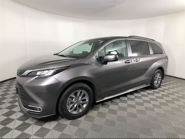 2023 Toyota Sienna XLE