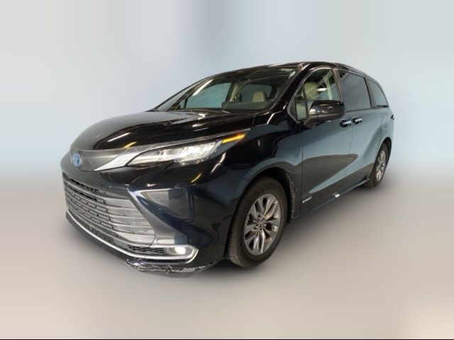 2023 Toyota Sienna XLE