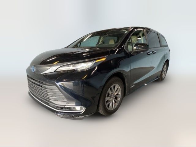 2023 Toyota Sienna XLE