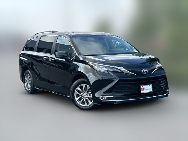 2023 Toyota Sienna XLE