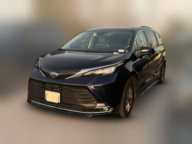 2023 Toyota Sienna XLE