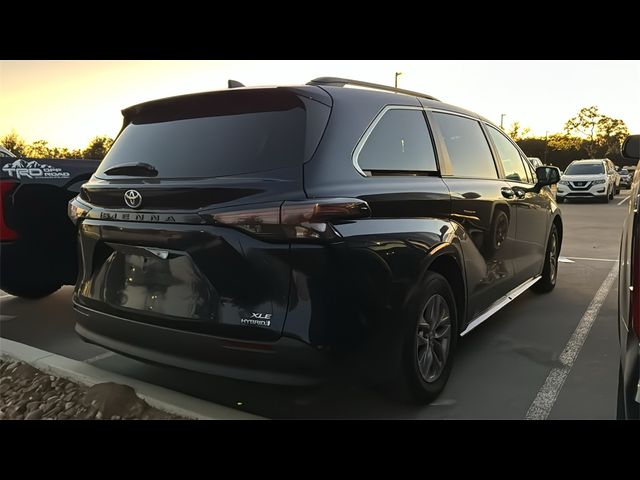 2023 Toyota Sienna XLE