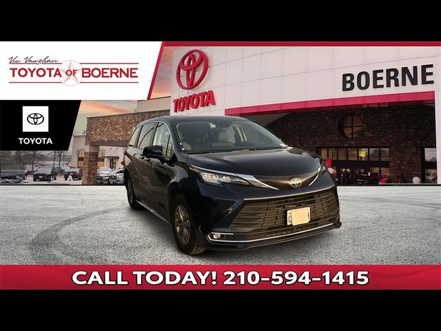 2023 Toyota Sienna XLE