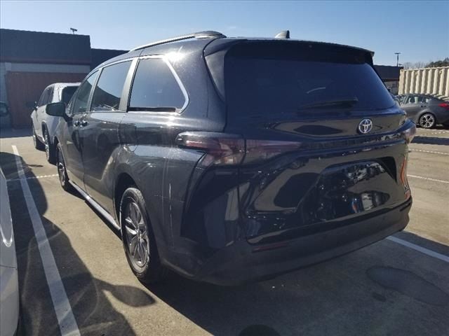 2023 Toyota Sienna XLE