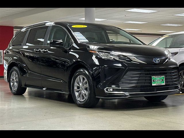 2023 Toyota Sienna XLE