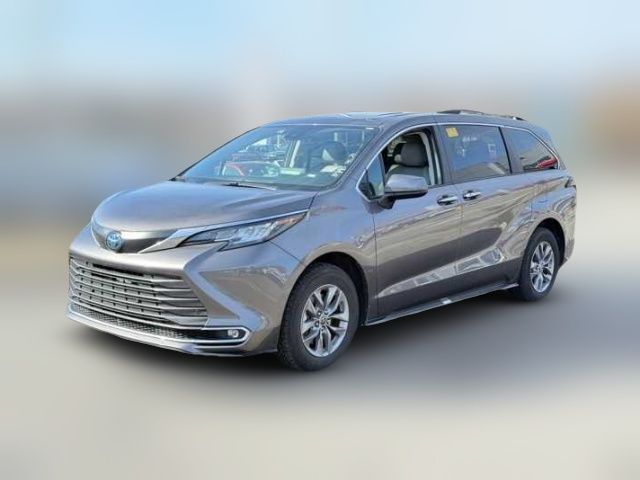 2023 Toyota Sienna XLE