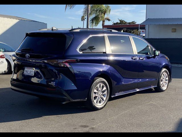 2023 Toyota Sienna XLE