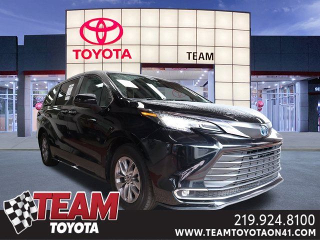 2023 Toyota Sienna XLE