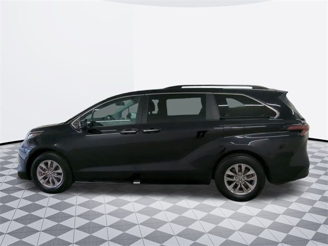 2023 Toyota Sienna XLE